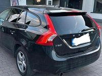 Gebraucht Volvo V60 150 PS (110 kW) 2016 Schwarz Kombi