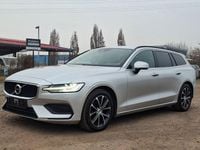 Gebraucht Volvo V60 Momentum 197 PS (144 kW) 2022 Silber Kombi