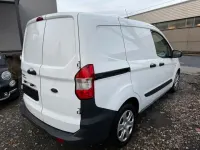 Gebraucht Ford Transit Courier 101 PS (74 kW) 2023 Frozen white Van