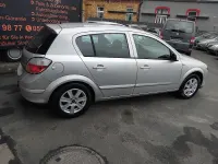 Gebraucht Opel Astra 90 PS (66 kW) 2006 Silber Limousine