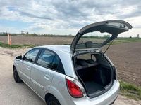 Gebraucht Kia Rio 97 PS (71 kW) 2011 Silber Kleinwagen