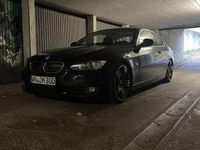 Gebraucht BMW 325 Sport Line 218 PS (160 kW) 2009 Blau Coupé
