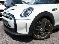 Gebraucht Mini Cooper Classic 135 kW (184 PS) 2021 White silver metallic white silver metallic Kleinwagen