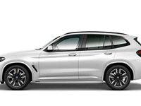 Gebraucht BMW iX3 Shadowline 210 kW (286 PS) 2023 Mineralweiß metallic SUV
