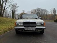 Gebraucht Mercedes E230 136 PS (100 kW) 1984 Grün Kombi