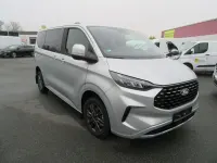 Gebraucht Ford Tourneo Titanium 136 PS (100 kW) 2025 Silber Van / Kleinbus