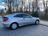 Gebraucht Mercedes C180 143 PS (105 kW) 2003 Silber Coupé
