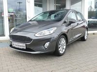 Gebraucht Ford Fiesta Titanium 101 PS (74 kW) 2017 Grau Limousine