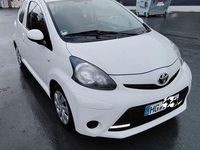 Gebraucht Toyota Aygo Cool 68 PS (50 kW) 2014 Weiß Kleinwagen