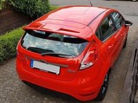 Gebraucht Ford Fiesta 101 PS (74 kW) 2014 Rot Kleinwagen