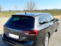 Gebraucht VW Passat Highline 150 PS (110 kW) 2022 Schwarz Kombi