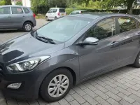 Gebraucht Hyundai i30 101 PS (74 kW) 2016 Silber Limousine