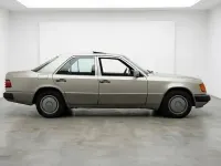 Gebraucht Mercedes 200 133 PS (97 kW) 1993 Gold Limousine