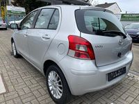 Gebraucht Toyota Yaris Cool 69 PS (50 kW) 2011 Silber Kleinwagen