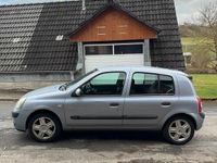 Gebraucht Renault Clio II 82 PS (60 kW) 2004 Silber Kleinwagen