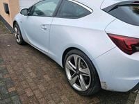 Gebraucht Opel Astra GTC 165 PS (121 kW) 2012 Weiß Coupé