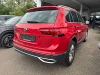 Second-hand VW Tiguan Elegance 150 CP (110 kW) 2023 Roșu SUV