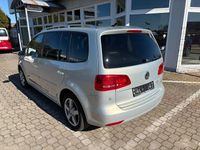 Gebraucht VW Touran Cup 140 PS (102 kW) 2015 Gold Van / Kleinbus