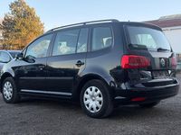 Gebraucht VW Touran Trendline 105 PS (77 kW) 2014 Schwarz Van / Kleinbus