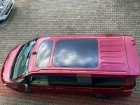 Gebraucht VW Multivan 150 PS (110 kW) 2024 Rot Van