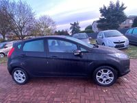 Gebraucht Ford Fiesta 101 PS (74 kW) 2013 Schwarz Kleinwagen