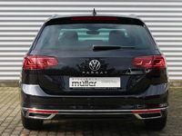 Gebraucht VW Passat Elegance 150 PS (110 kW) 2024 Deep black perleffekt Kombi