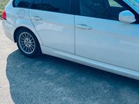 Gebraucht BMW 320 184 PS (135 kW) 2008 Weiß Kombi
