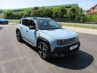 Gebraucht Renault 4 E-Tech Komfort 110 kW (150 PS) 2025 Blau SUV