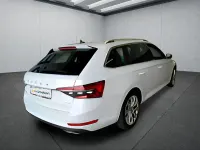 Gebraucht Skoda Superb 280 PS (205 kW) 2023 Weiß Kombi