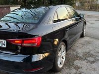 Gebraucht Audi A3 Sport 116 PS (85 kW) 2018 Schwarz Limousine