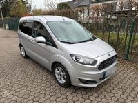 Gebraucht Ford Tourneo Courier 101 PS (74 kW) 2018 Silber Van / Kleinbus