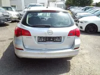 Gebraucht Opel Astra Edition 110 PS (80 kW) 2011 Silber Kombi