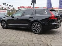 Gebraucht Volvo V60 Plus 197 PS (144 kW) 2023 Onyx schwarzmetallic Kombi
