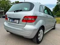 Gebraucht Mercedes B150 95 PS (69 kW) 2006 Silber Van / Kleinbus