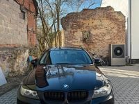 Gebraucht BMW 320 177 PS (130 kW) 2009 Schwarz Limousine