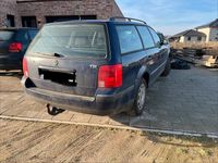 Gebraucht VW Passat 90 PS (66 kW) 2000 Blau Kombi
