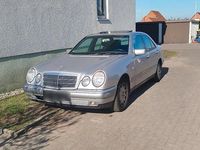Brugt Mercedes E230 100 HK (73 kW) 1997 Sølv Sedan