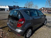 Gebraucht Mercedes A180 109 PS (80 kW) 2011 Silber Kleinwagen