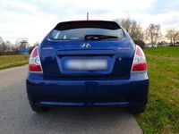 Gebraucht Hyundai Accent 97 PS (71 kW) 2007 Blau Kleinwagen