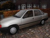 Gebraucht Opel Kadett 75 PS (55 kW) 1986 Gold Limousine