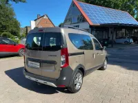 Gebraucht Dacia Dokker Stepway 95 PS (69 kW) 2019 Beige Van / Kleinbus