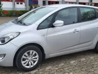 Gebraucht Hyundai ix20 Classic 90 PS (66 kW) 2015 Silber Kleinwagen