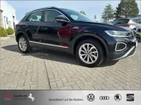 Gebraucht VW T-Roc Style 116 PS (85 kW) 2025 Deep black pearlescent SUV