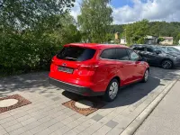 Gebraucht Ford Focus Titanium 125 PS (91 kW) 2015 Rot Limousine