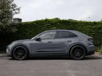 Gebraucht Porsche Macan 4 Electric Chrono 300 kW (408 PS) 2025 Grau SUV