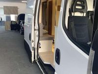 Second-hand Iveco Daily 156 CP (114 kW) 2018 Alb Van