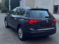 Gebraucht VW Tiguan Sound 190 PS (139 kW) 2017 Grau SUV