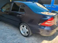 Gebraucht Mercedes C220 143 PS (105 kW) 2003 Blau Limousine