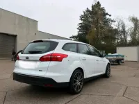 Gebraucht Ford Focus 125 PS (91 kW) 2017 Weiß Kombi