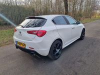 Gebraucht Alfa Romeo Giulietta Distinctive 170 PS (125 kW) 2013 Weiß Kleinwagen